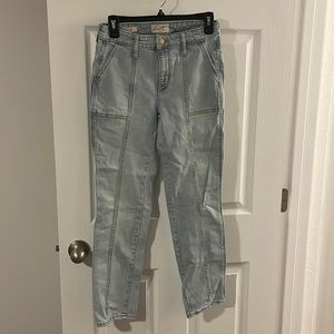 Universal thread high rise slim straight size 0/25 light wash jean